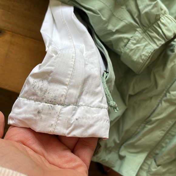 North Face Snowboarding Jacket. XS. Gently Used. Minor scuffs. Sage. Green. - Picture 5 of 13